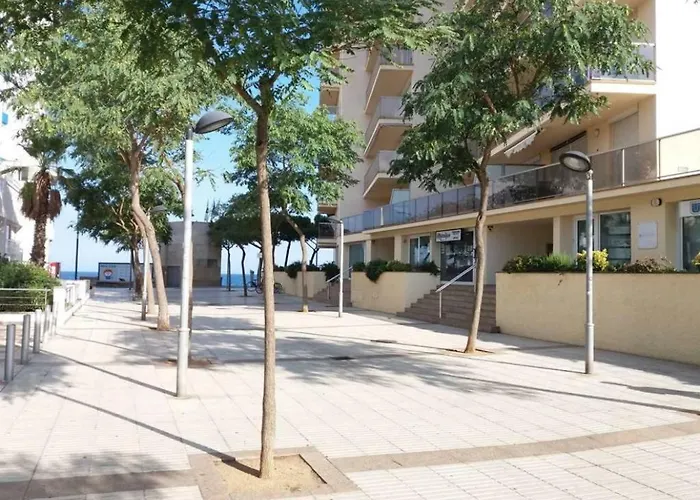 President A-9 Apartment *